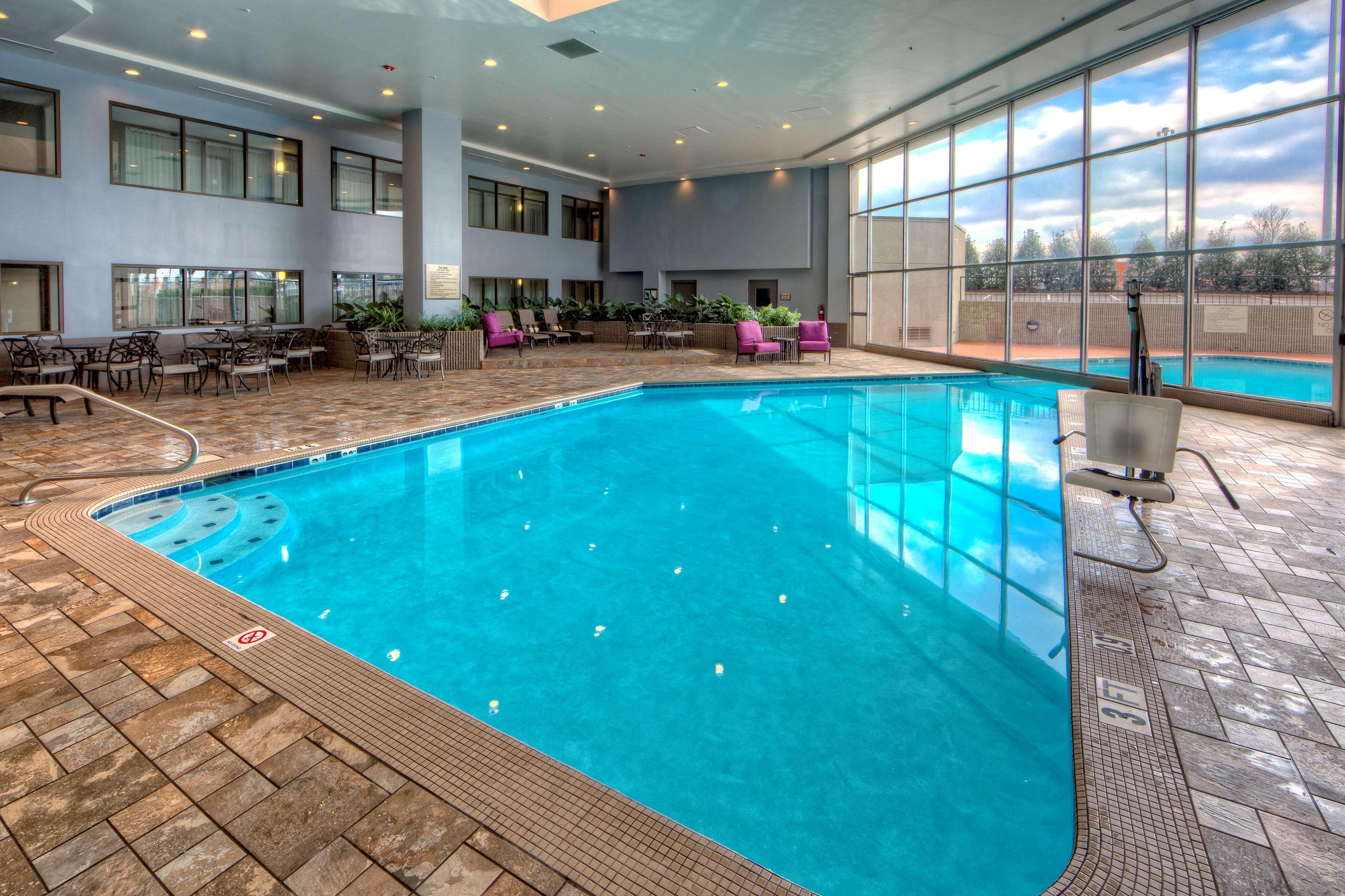 Doubletree By Hilton Decatur Riverfront Exterior photo