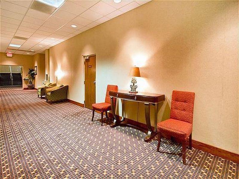 Doubletree By Hilton Decatur Riverfront Interior photo