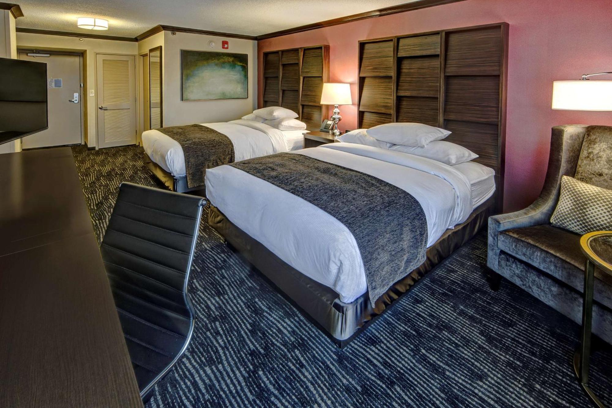 Doubletree By Hilton Decatur Riverfront Exterior photo