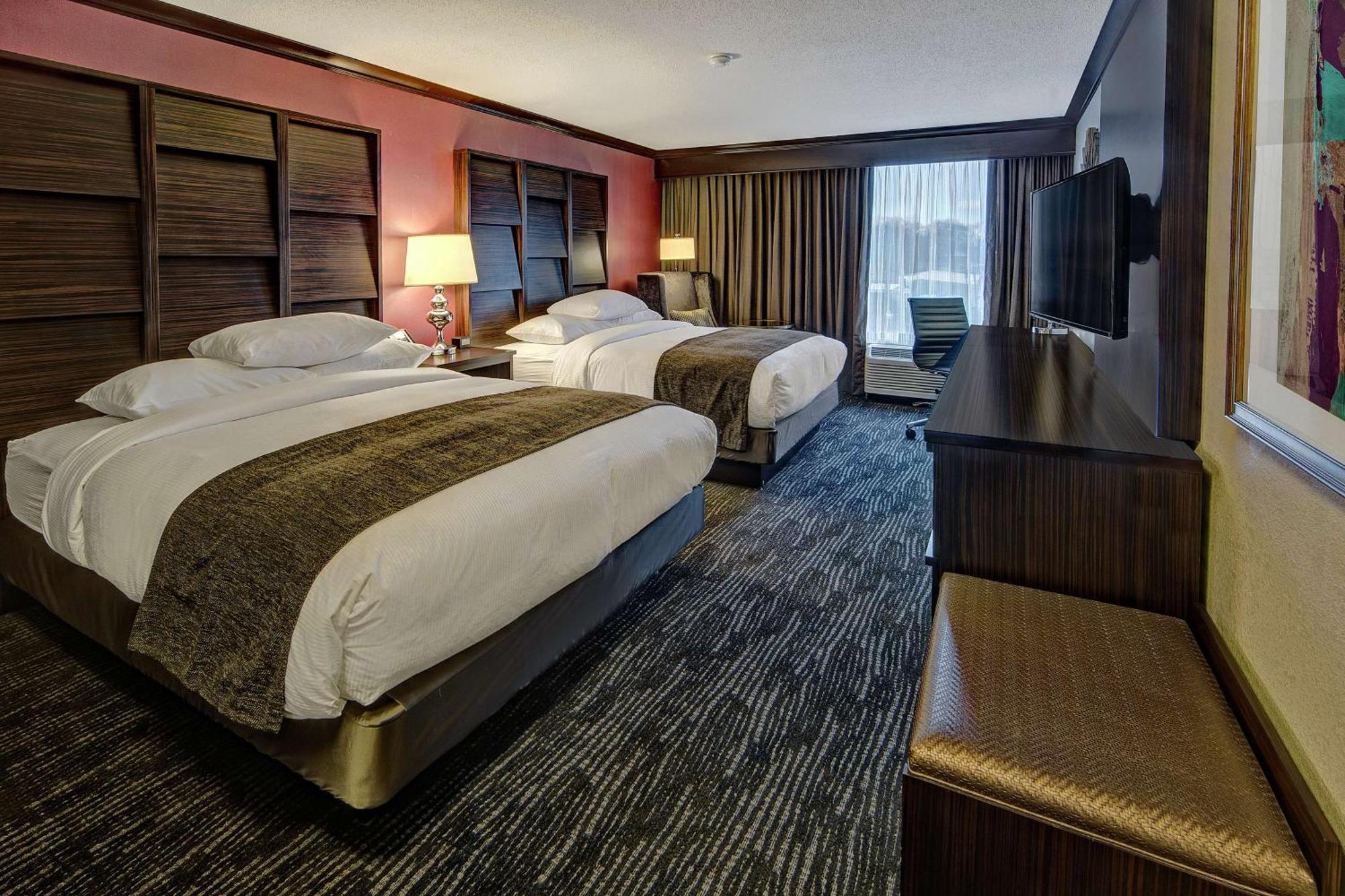 Doubletree By Hilton Decatur Riverfront Exterior photo